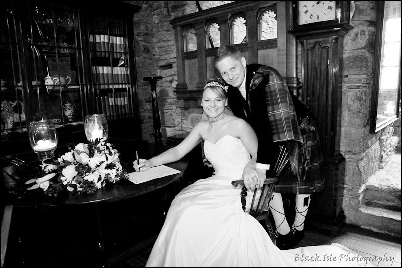 Wedding photograph Eilean Donan Castle-22