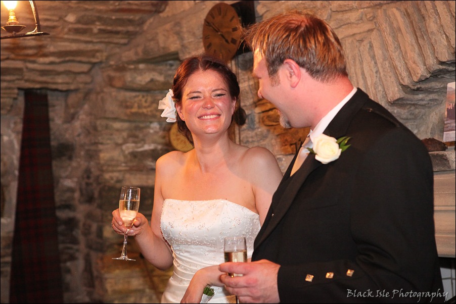 Wedding photography ar Eilean Donan Castle, Highlands, Scotland-13
