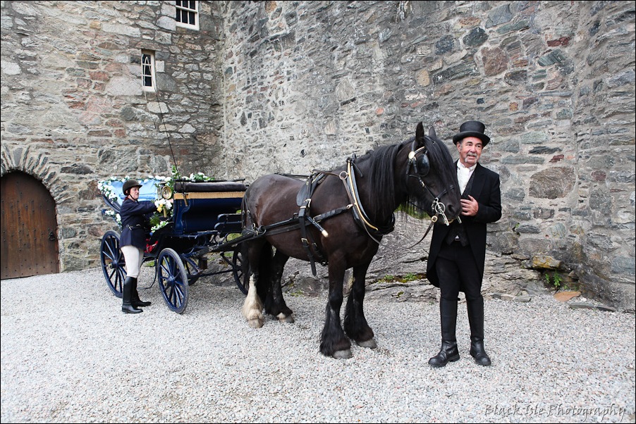 Wedding photography ar Eilean Donan Castle, Highlands, Scotland-19