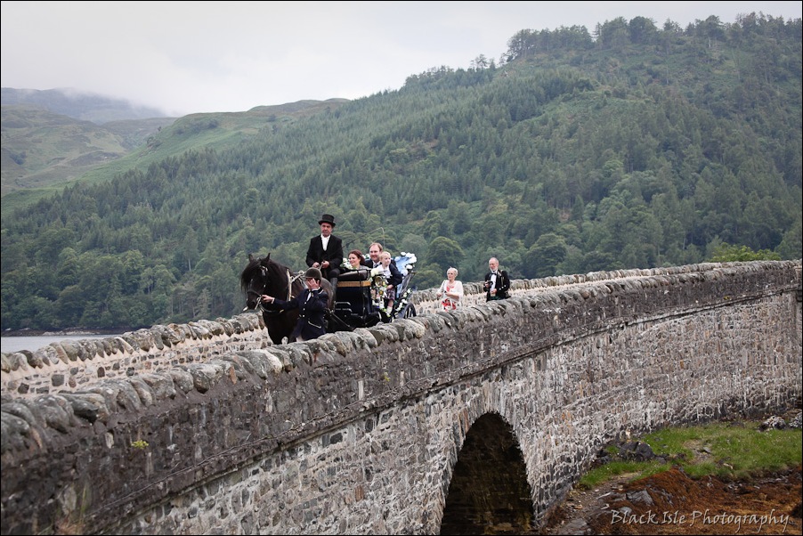 Wedding photography ar Eilean Donan Castle, Highlands, Scotland-21