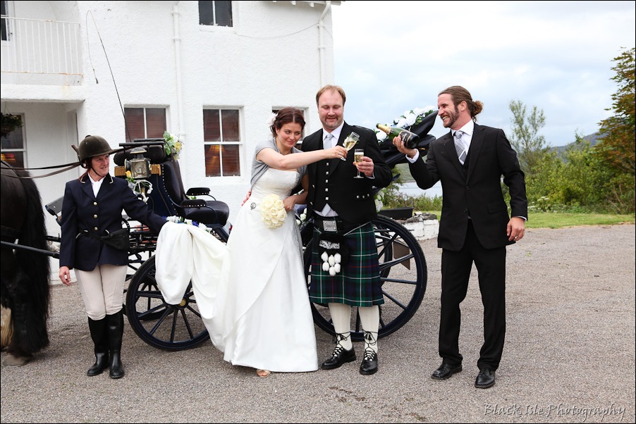 Wedding photography ar Eilean Donan Castle, Highlands, Scotland-23