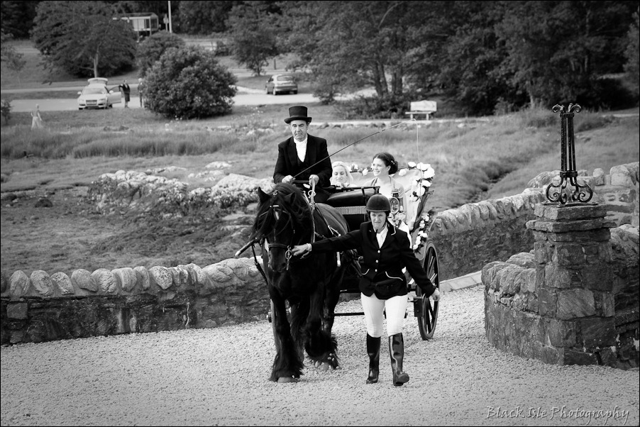 Wedding photography ar Eilean Donan Castle, Highlands, Scotland-4