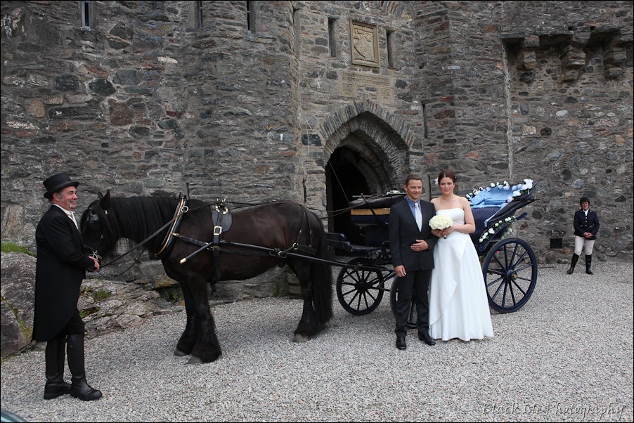 Wedding photography ar Eilean Donan Castle, Highlands, Scotland-7
